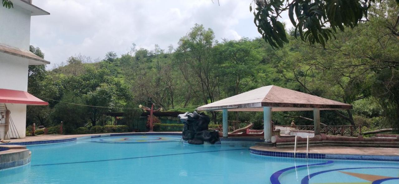 Golden Resort And Farm Nashik Extérieur photo