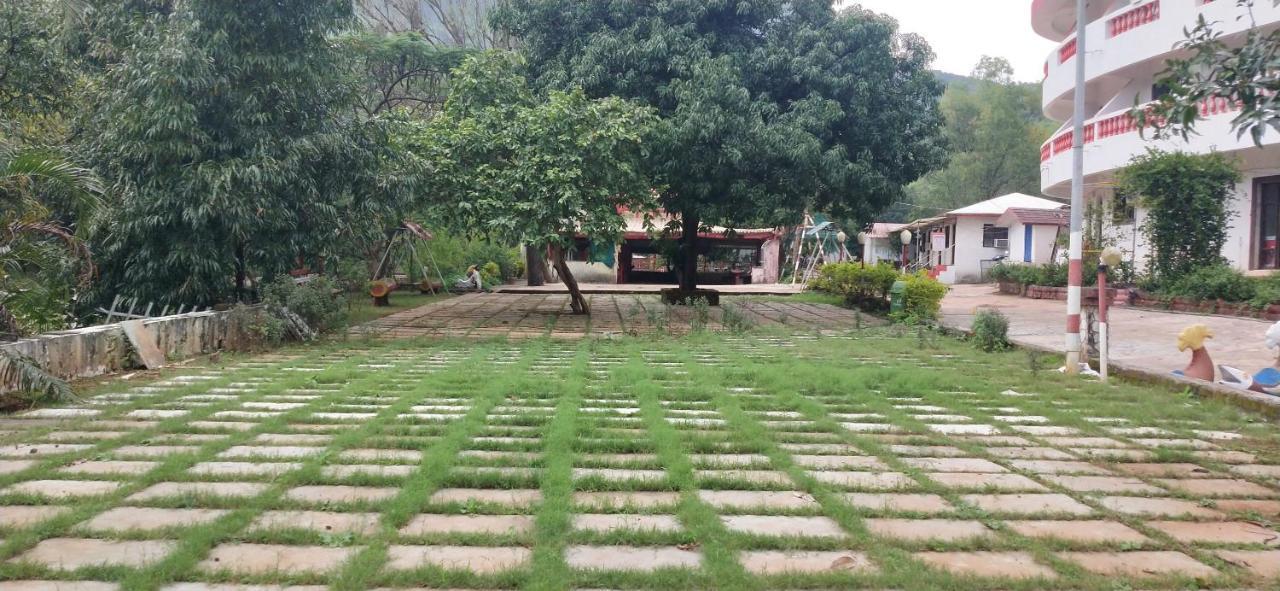 Golden Resort And Farm Nashik Extérieur photo
