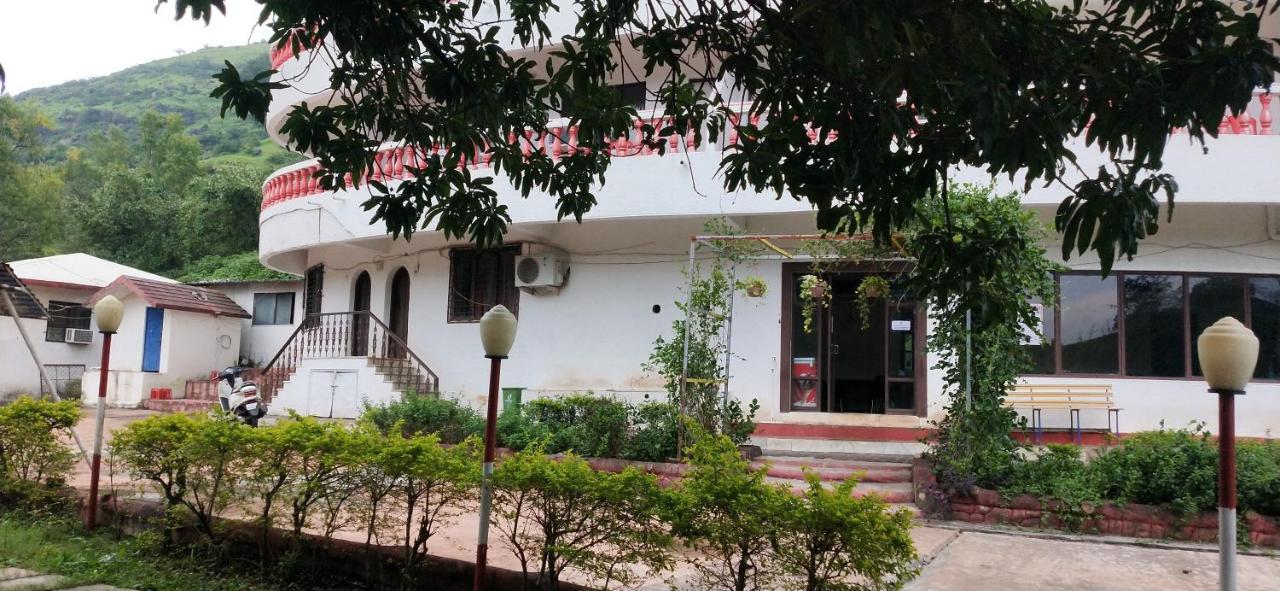 Golden Resort And Farm Nashik Extérieur photo