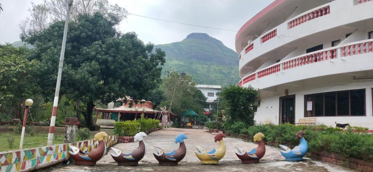 Golden Resort And Farm Nashik Extérieur photo