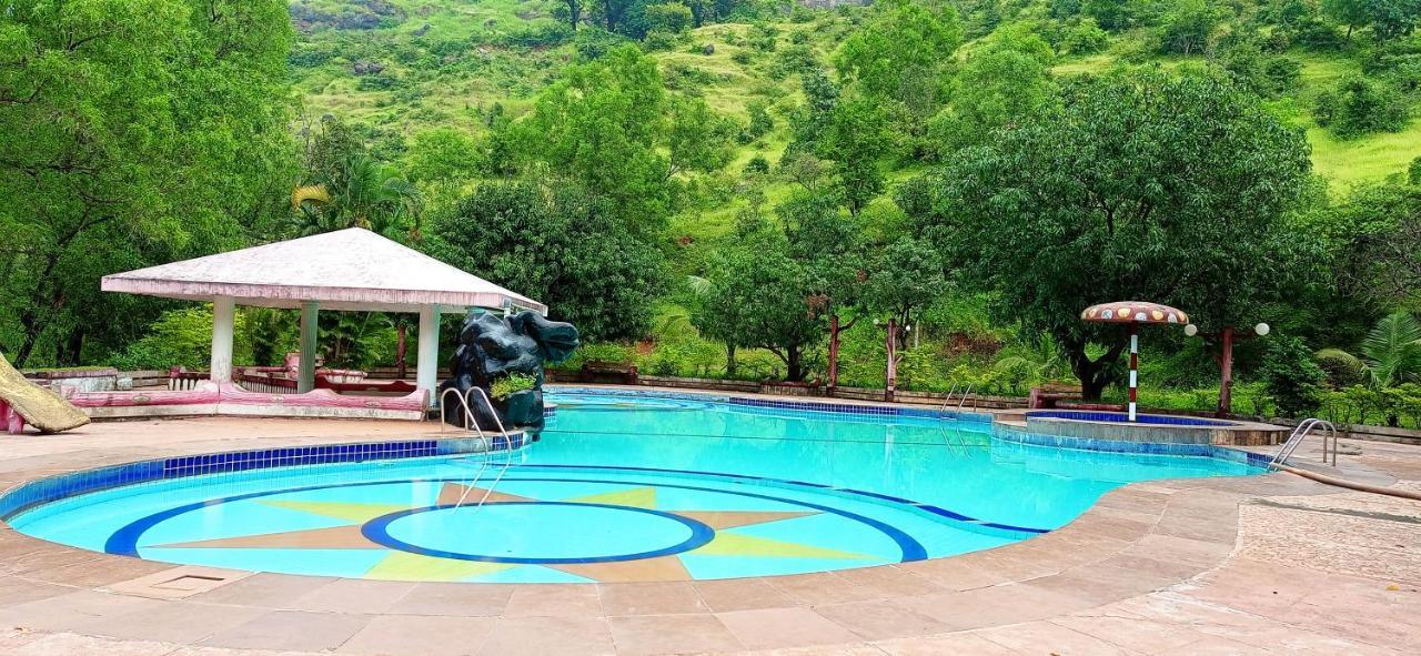 Golden Resort And Farm Nashik Extérieur photo